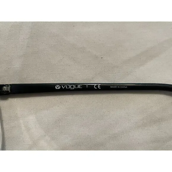 Authentic Women’s Vogue Eyeglass Frame VO 3963 352 53-18-140 Black KN22 - Picture 5 of 7